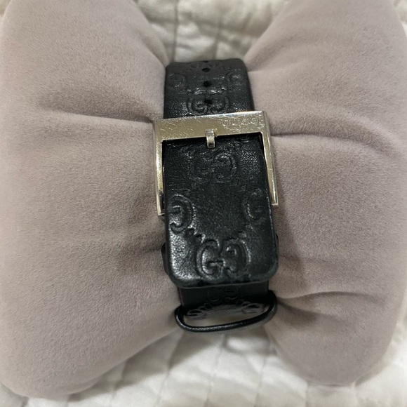 Authentic Gucci Horse Bit Watch - Picture 3 of 11